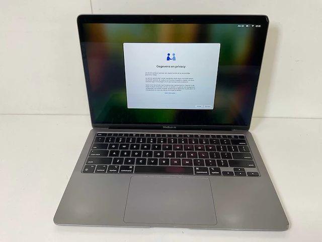 Apple macbook air 13.3”, apple m1, 16 gb ram, 256 gb ssd laptop - afbeelding 1 van  8
