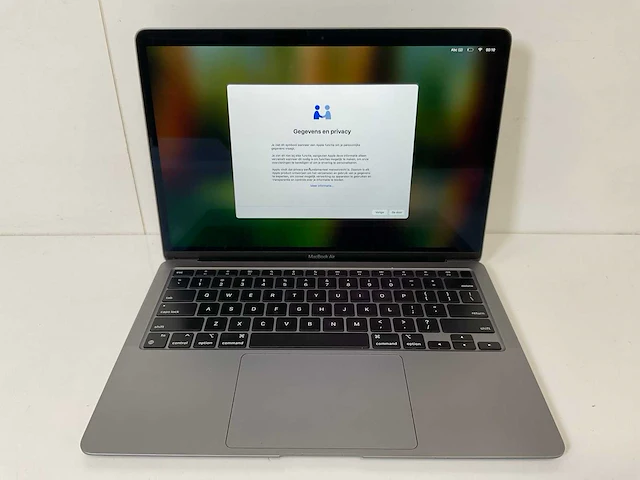 Apple macbook air 13.3”, apple m1, 8 gb ram, 256 gb ssd laptop - afbeelding 1 van  7