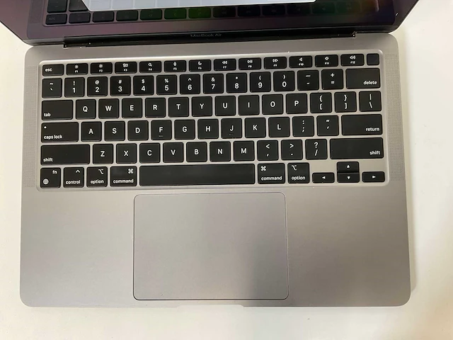 Apple macbook air 13.3”, apple m1, 8 gb ram, 256 gb ssd laptop - afbeelding 4 van  7