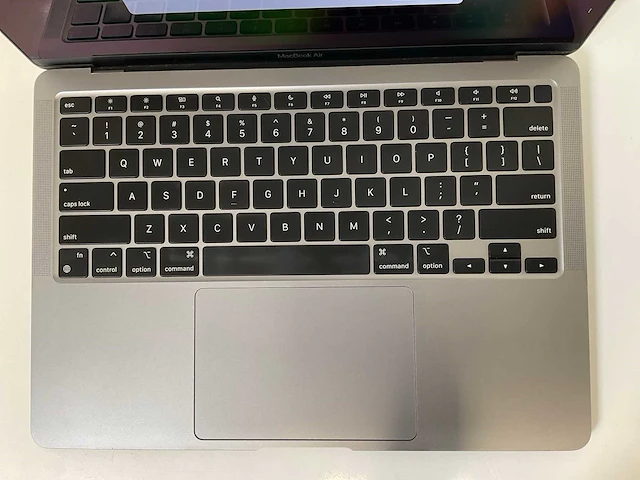 Apple macbook air 13.3”, apple m1, 8 gb ram, 256 gb ssd laptop - afbeelding 4 van  7