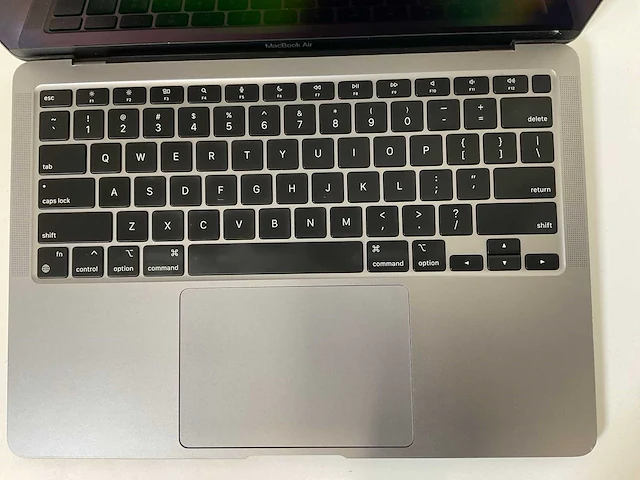 Apple macbook air 13.3”, apple m1, 8 gb ram, 256 gb ssd laptop - afbeelding 4 van  8