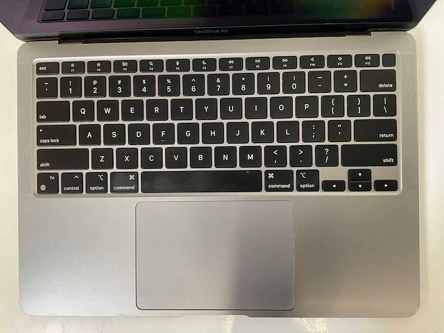Apple macbook air 13.3”, apple m1, 8 gb ram, 256 gb ssd laptop - afbeelding 4 van  7