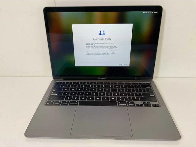 Apple macbook air 13.3”, apple m1, 8 gb ram, 256 gb ssd laptop - afbeelding 1 van  7