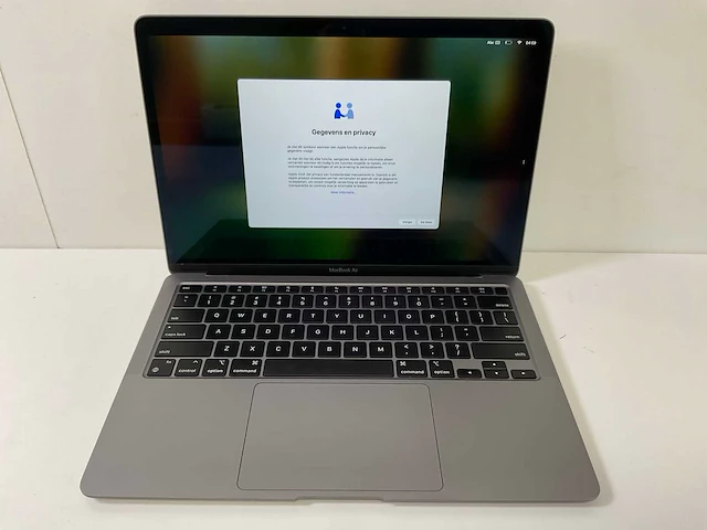 Apple macbook air 13.3”, apple m1, 8 gb ram, 256 gb ssd laptop - afbeelding 1 van  7
