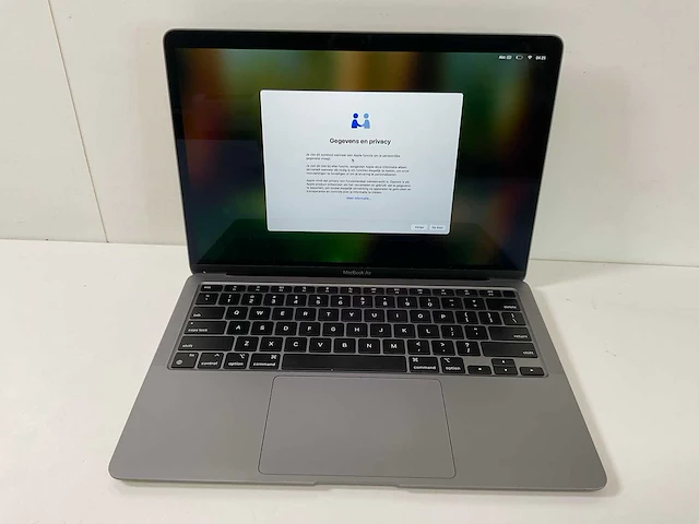 Apple macbook air 13.3”, apple m1, 8 gb ram, 256 gb ssd laptop - afbeelding 1 van  7