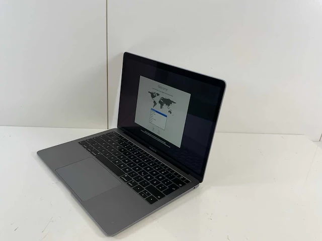 Apple macbook air 13.3", core(tm) i5 8th gen, 16 gb ram, 251 gb nvme laptop - afbeelding 3 van  7