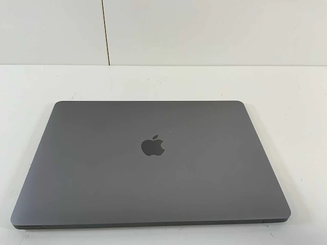 Apple macbook air 13.3", core(tm) i5 8th gen, 16 gb ram, 251 gb nvme laptop - afbeelding 5 van  7
