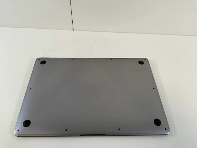 Apple macbook air 13.3", core(tm) i5 8th gen, 16 gb ram, 251 gb nvme laptop - afbeelding 6 van  7