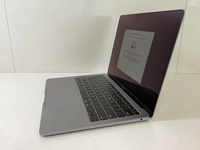 Apple macbook air 13.3”, core(tm) i5 8th gen, 16 gb ram, 251 gb nvme laptop - afbeelding 3 van  7