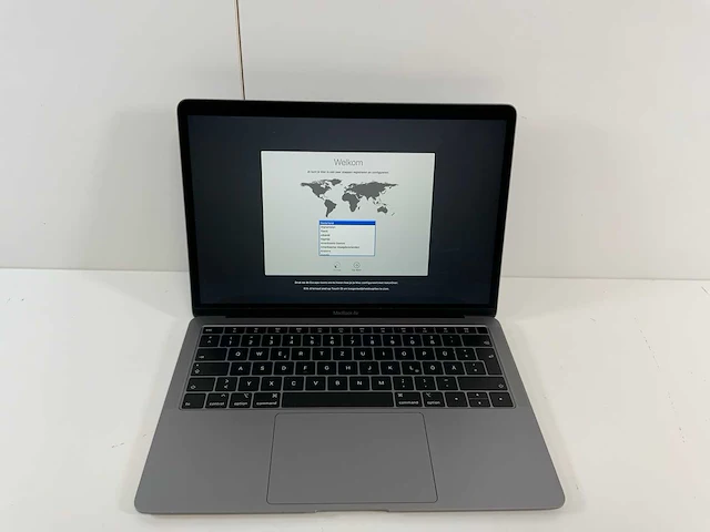Apple macbook air 13.3", core(tm) i5 8th gen, 16 gb ram, 251 gb nvme laptop - afbeelding 1 van  7