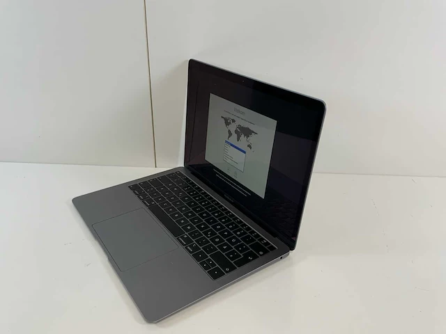 Apple macbook air 13.3", core(tm) i5 8th gen, 16 gb ram, 251 gb nvme laptop - afbeelding 3 van  7