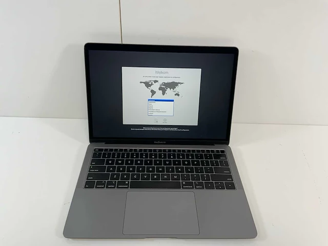 Apple macbook air 13.3", core(tm) i5 8th gen, 16 gb ram, 251 gb nvme laptop - afbeelding 1 van  7