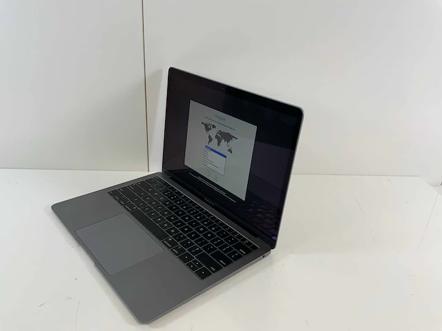 Apple macbook air 13.3", core(tm) i5 8th gen, 16 gb ram, 251 gb nvme laptop - afbeelding 3 van  7