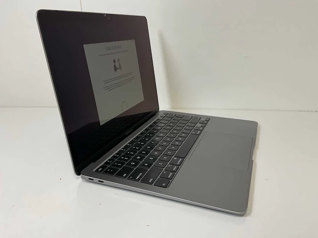 Apple macbook air 13.3”, dualcore i3, 8 gb ram, 256 gb ssd laptop - afbeelding 2 van  8