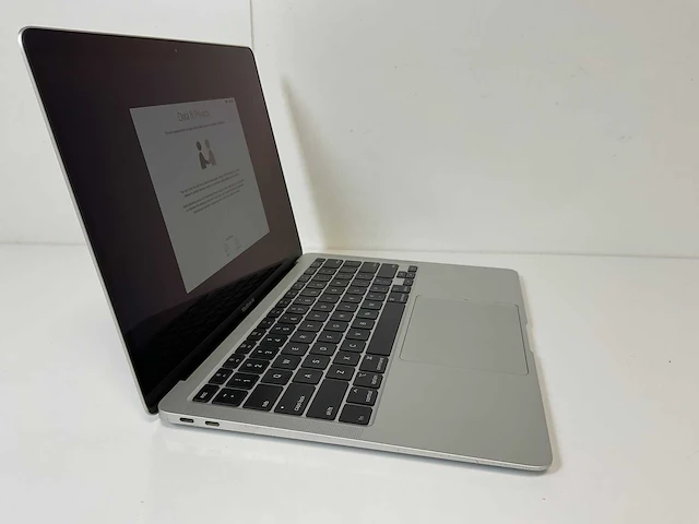 Apple macbook air 13.3”, dualcore i3, 8 gb ram, 256 gb ssd laptop - afbeelding 2 van  7