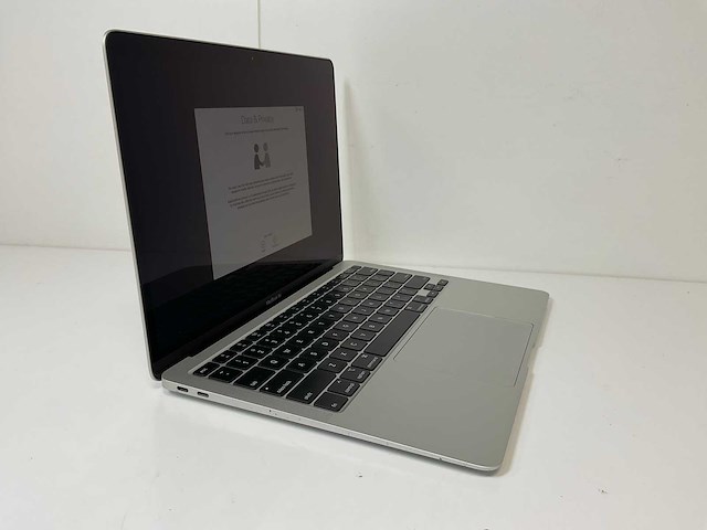 Apple macbook air 13.3”, dualcore i3, 8 gb ram, 256 gb ssd laptop - afbeelding 2 van  7