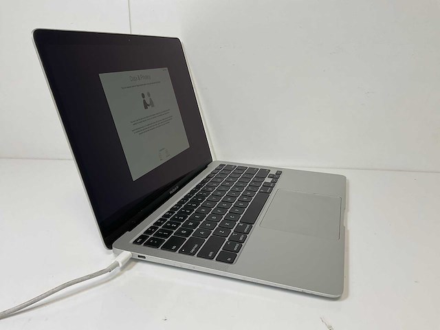 Apple macbook air 13.3”, dualcore i3, 8 gb ram, 256 gb ssd laptop - afbeelding 2 van  8