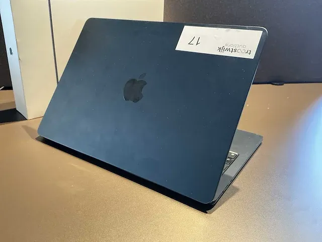 Apple macbook air 13,6 inch (a2681) laptop - afbeelding 4 van  7
