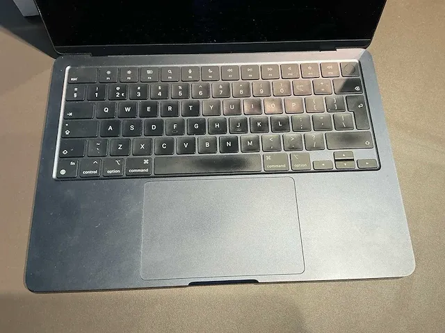Apple macbook air 13,6 inch (a2681) laptop - afbeelding 2 van  8