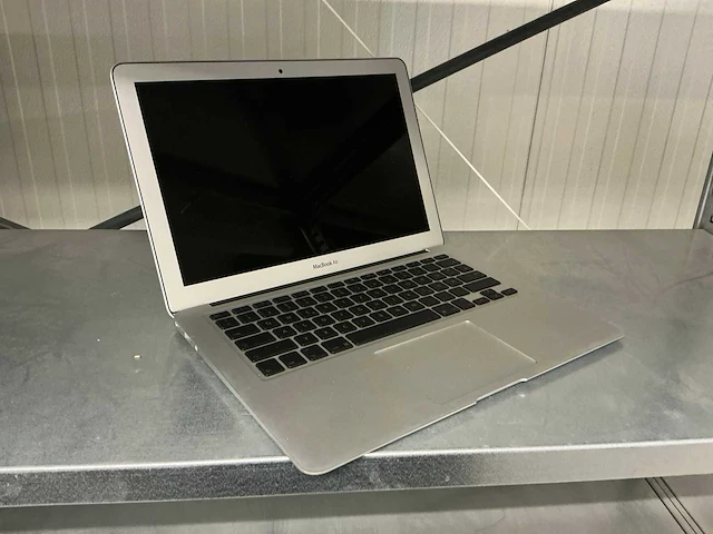 Apple macbook air 7,2 (a1466) laptop - afbeelding 1 van  4
