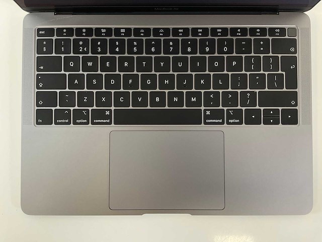 Apple macbook air 8.2 13,3”, core(tm) i5 8th gen, 8 gb ram, 251 gb nvme laptop - afbeelding 4 van  7