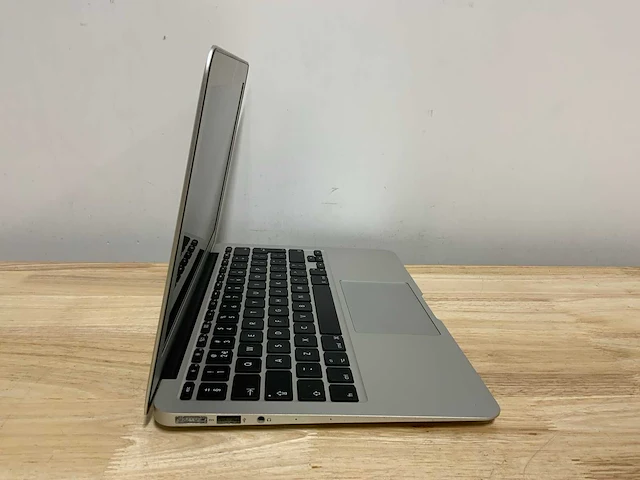 Apple macbook air a1465(i7) laptop - afbeelding 4 van  7