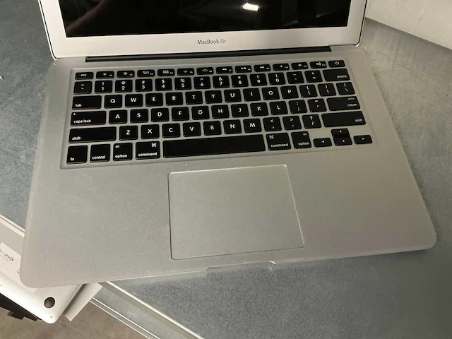 Apple macbook air (a1466) laptop (2x) - afbeelding 2 van  5