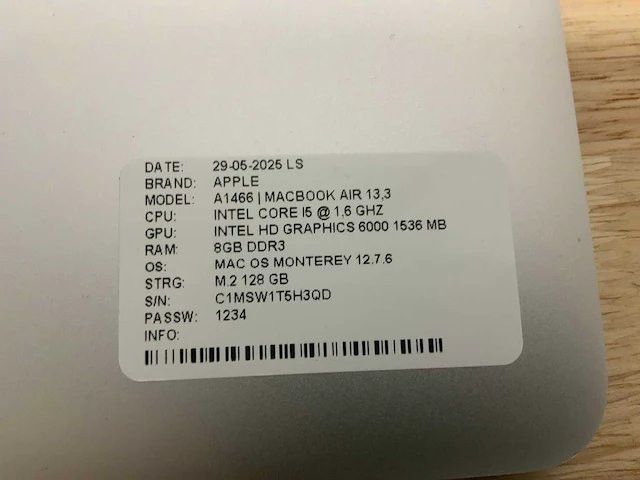 Apple macbook air a1466 laptop (4x) - afbeelding 12 van  12