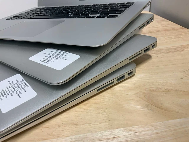Apple macbook air a1466 laptop (4x) - afbeelding 11 van  14