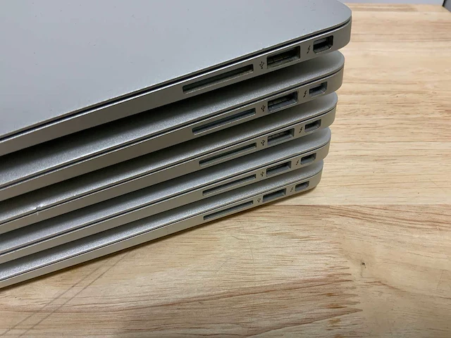 Apple macbook air a1466 laptop (5x) - afbeelding 12 van  16
