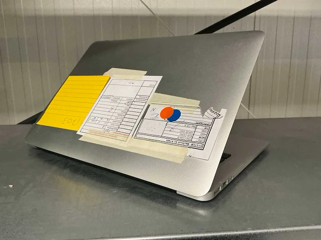 Apple macbook air (a1466) laptop (6x) - afbeelding 4 van  5
