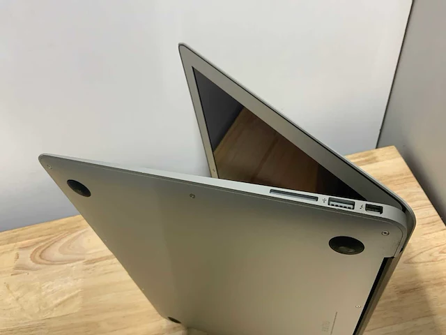 Apple macbook air a1466 laptop - afbeelding 7 van  8