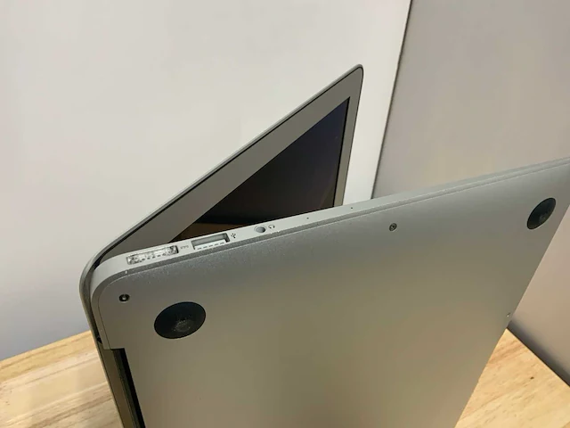 Apple macbook air a1466 laptop - afbeelding 8 van  8