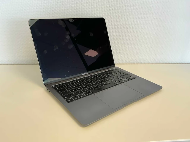 Apple macbook air (m1, 2020) laptop - afbeelding 1 van  6