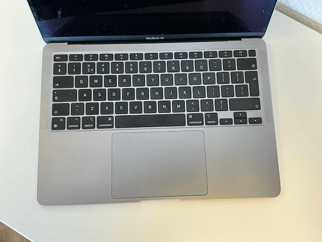 Apple macbook air (m1, 2020) laptop - afbeelding 2 van  6