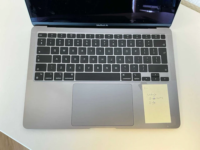 Apple macbook air (m1, 2020) laptop - afbeelding 2 van  6