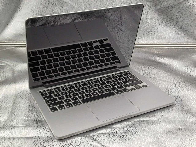 Apple macbook pro 12,1 (a1502) laptop - afbeelding 1 van  7