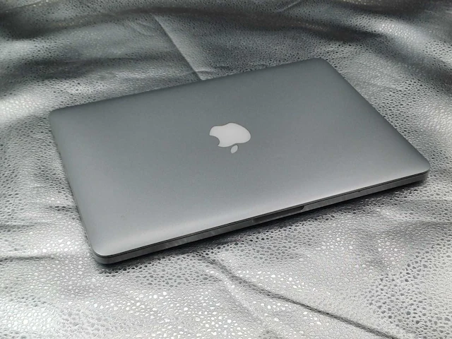Apple macbook pro 12,1 (a1502) laptop - afbeelding 5 van  7