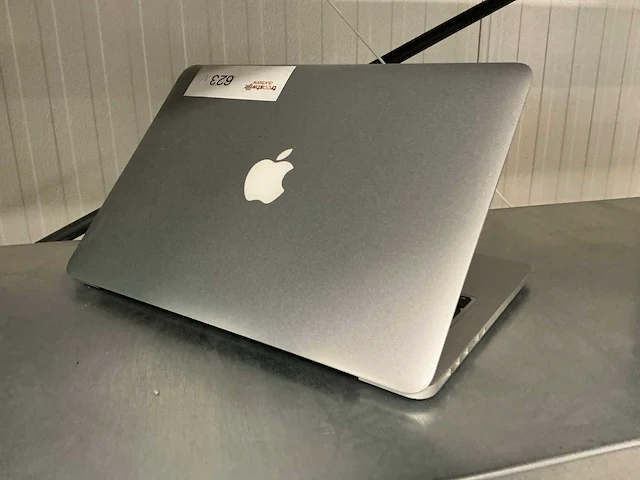 Apple macbook pro 12,1 (a1502) laptop - afbeelding 4 van  4