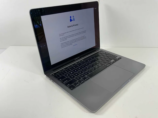 Apple macbook pro 13", core(tm) i5 10th gen, 16 gb ram, 512 gb ssd laptop - afbeelding 2 van  7