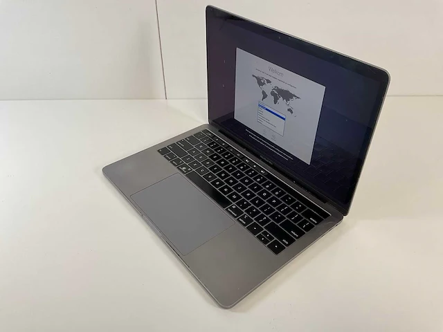 Apple macbook pro 13”, core(tm) i7 8th gen, 16 gb ram, 250 gb nvme laptop - afbeelding 3 van  7