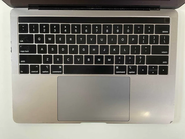 Apple macbook pro 13”, core(tm) i7 8th gen, 16 gb ram, 250 gb nvme laptop - afbeelding 4 van  8
