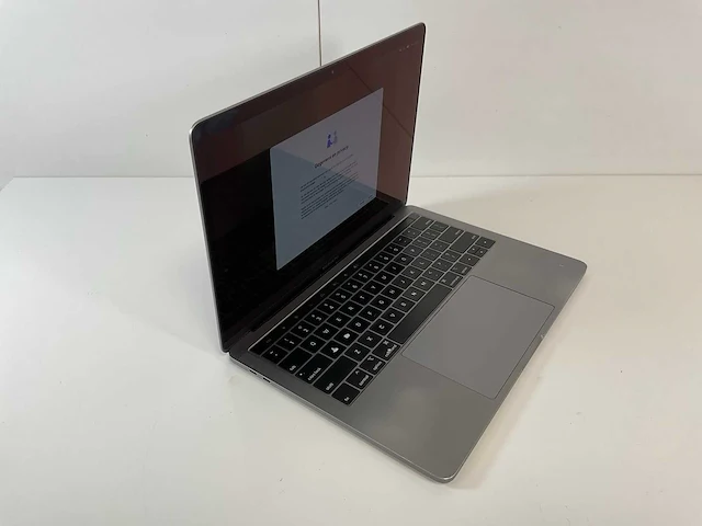 Apple macbook pro 13”, core(tm) i7 8th gen, 16 gb ram, 250 gb nvme laptop - afbeelding 2 van  7