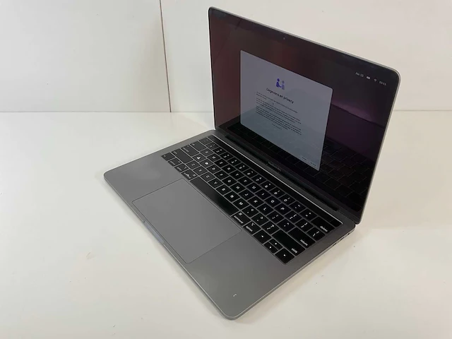 Apple macbook pro 13”, core(tm) i7 8th gen, 16 gb ram, 250 gb nvme laptop - afbeelding 3 van  7