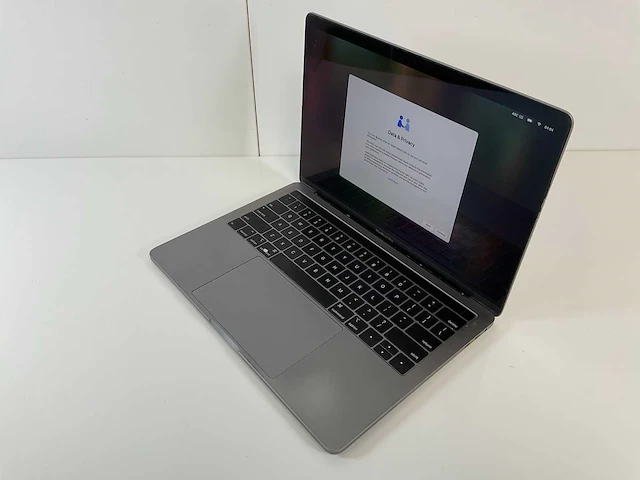 Apple macbook pro 13”, core(tm) i7 8th gen, 16 gb ram, 250 gb nvme laptop - afbeelding 3 van  7