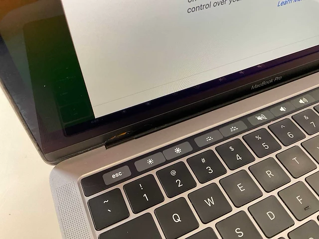 Apple macbook pro 13”, core(tm) i7 8th gen, 16 gb ram, 256 gb nvme laptop - afbeelding 8 van  8