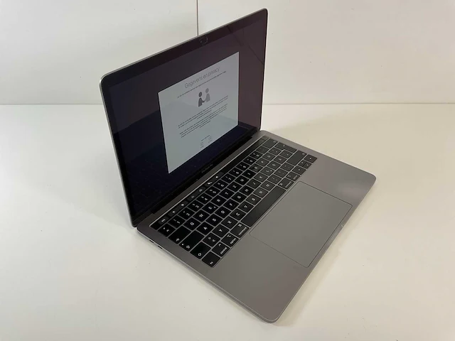 Apple macbook pro 13”, core(tm) i7 8th gen, 16 gb ram, 500 gb nvme laptop - afbeelding 1 van  5