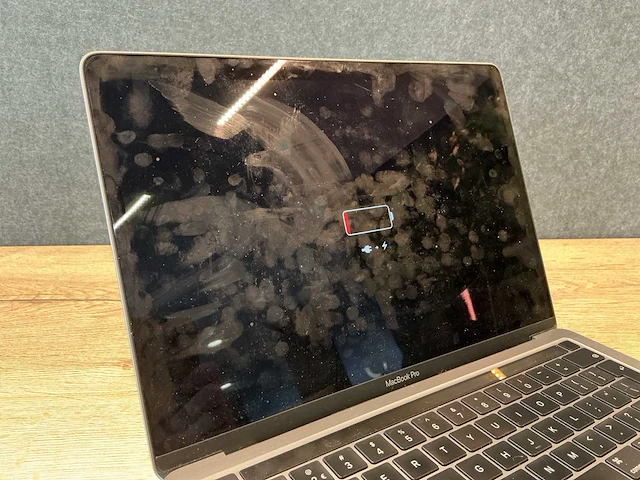 Apple macbook pro (13 inch - 2020) - afbeelding 3 van  7