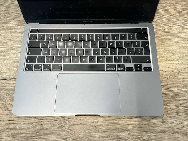 Apple macbook pro (13 inch - 2020) - afbeelding 2 van  7