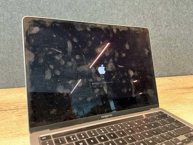 Apple macbook pro (13 inch - 2020) - afbeelding 3 van  7